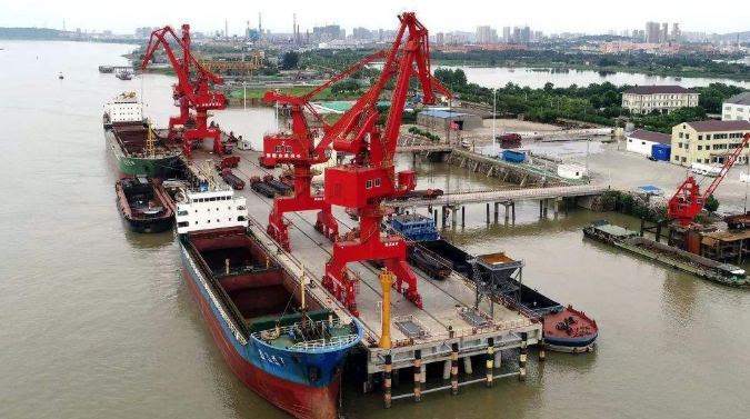 华阴概述露天料场港口封闭问题的实行方法